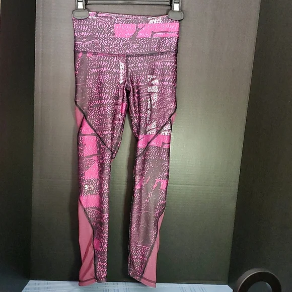 Under Armour Heat Gear Compression Leggings - Size X-Small - Picture 2 of 13